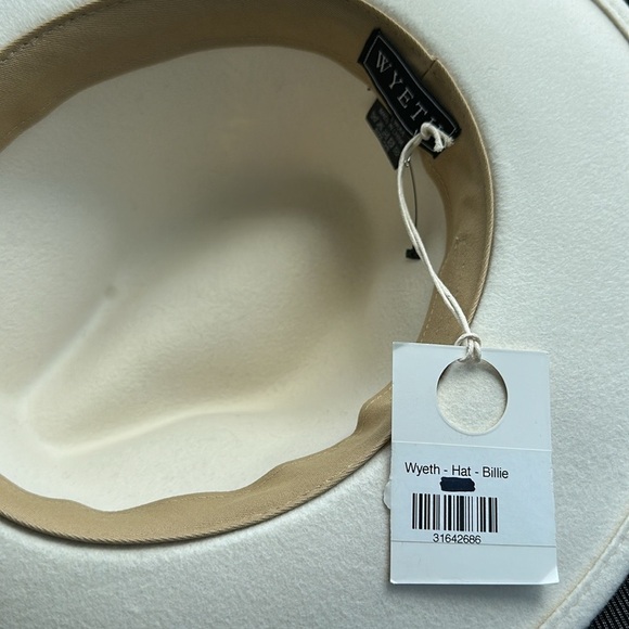 WYETH Billie Mid Brim 100% Wool Fedora in Cream PRICE FIRM - Picture 7 of 16
